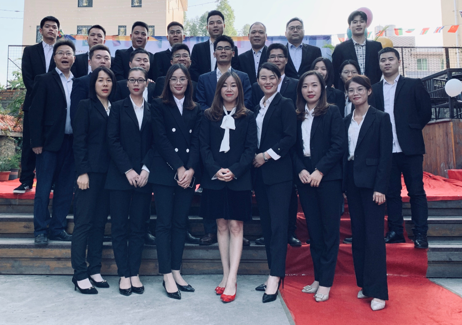 康利邦矽膠膠水廠家合照