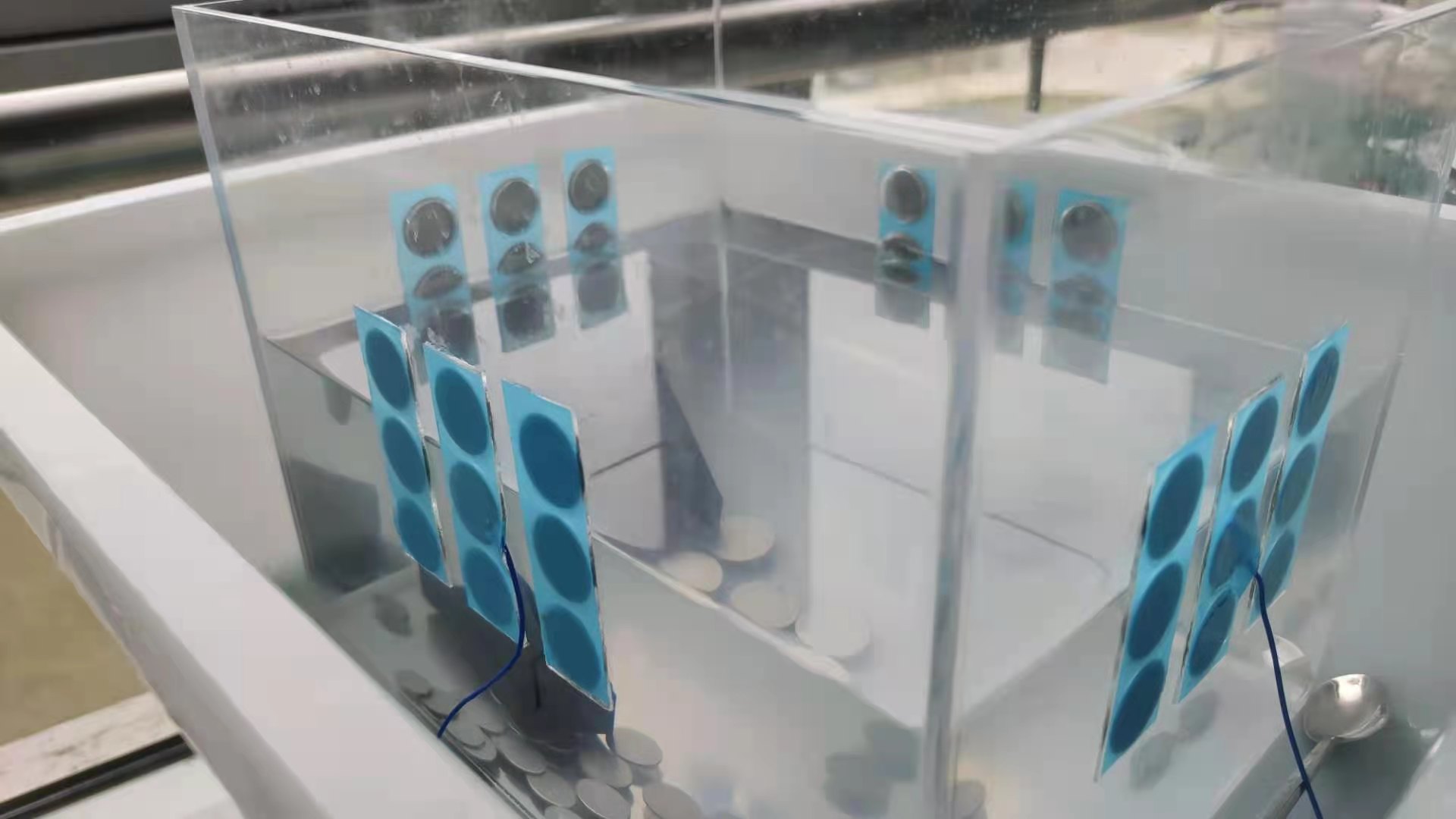 不鏽鋼跟亞克力(lì)板粘.jpg 不鏽鋼(gāng)跟亞克力板粘.jpg